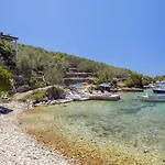 Secluded House With A Parking Space Cove Stratincica, Korcula - 13430 *